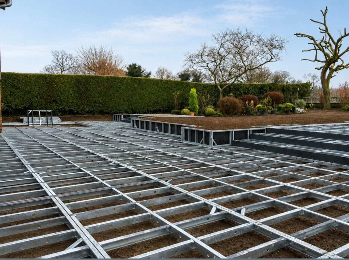 iFrame steel beams being assembled on site