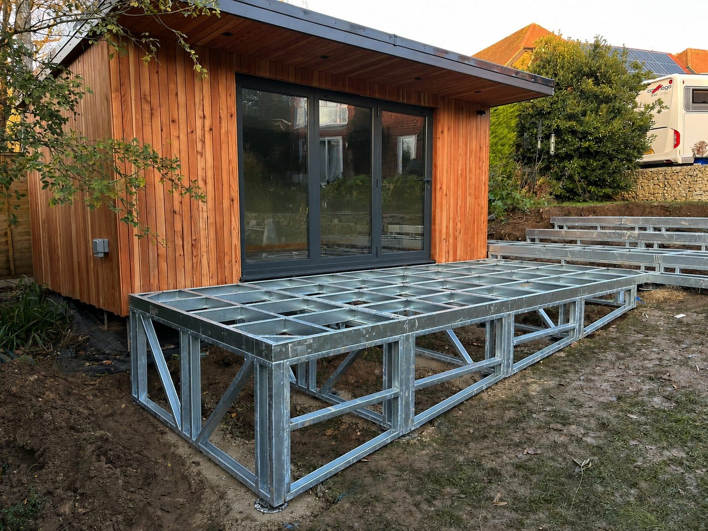 iFrame system following natural ground contours